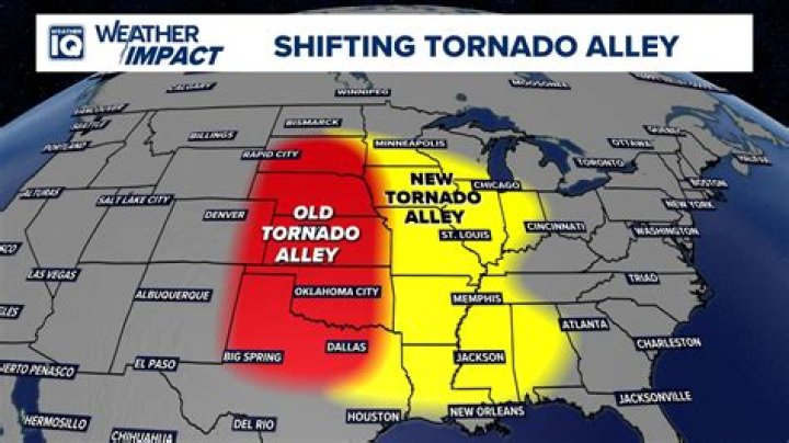 How many tornadoes does Tornado Alley get a year