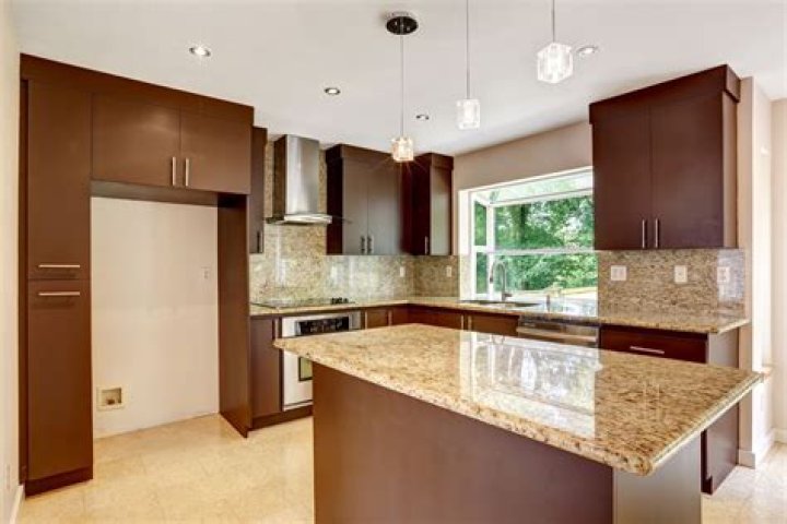 What wall color goes best with dark brown cabinets